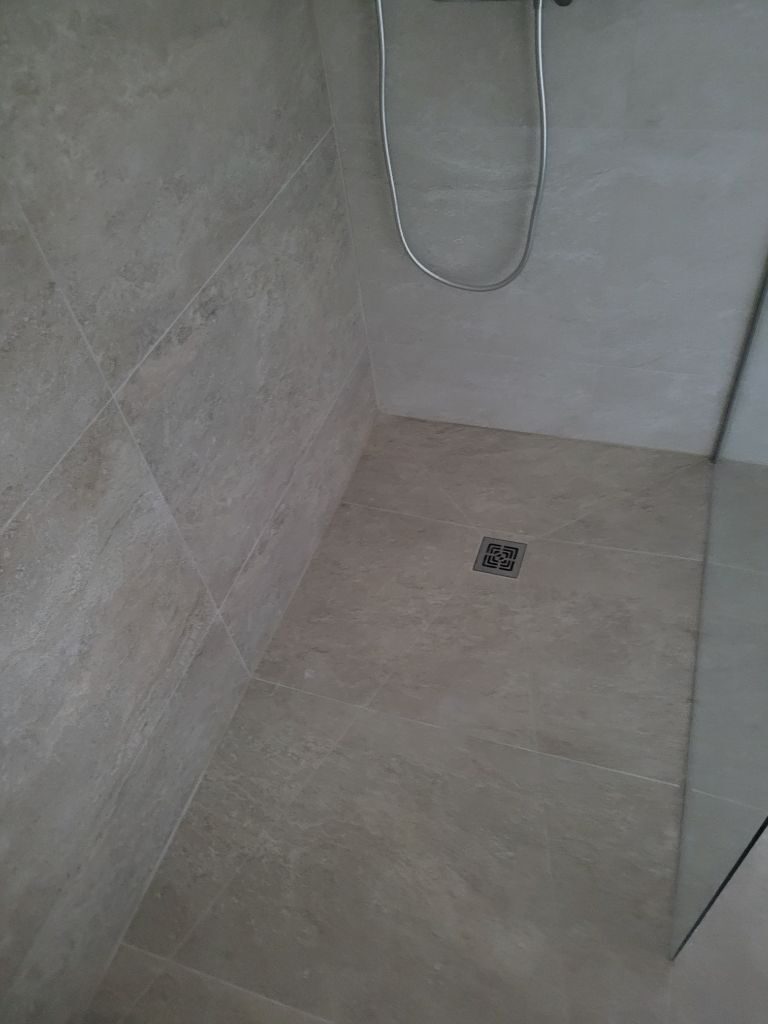 Douche à l'italienne carrelée